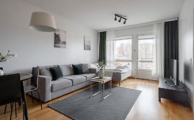 Modern 1Br With Sauna, Balcony & Free Parking